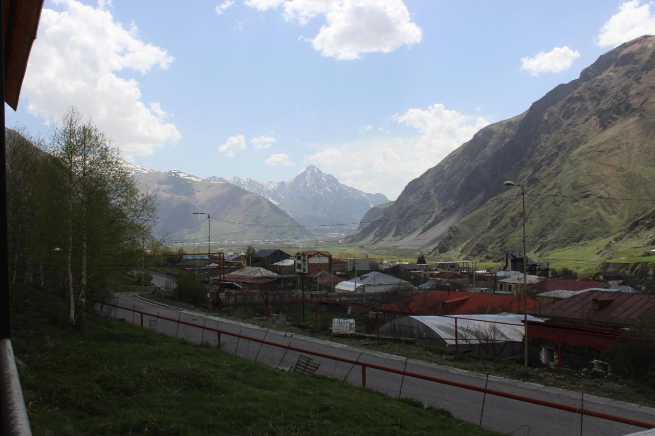 Golden Star Kazbegi Stepantsminda Exterior foto