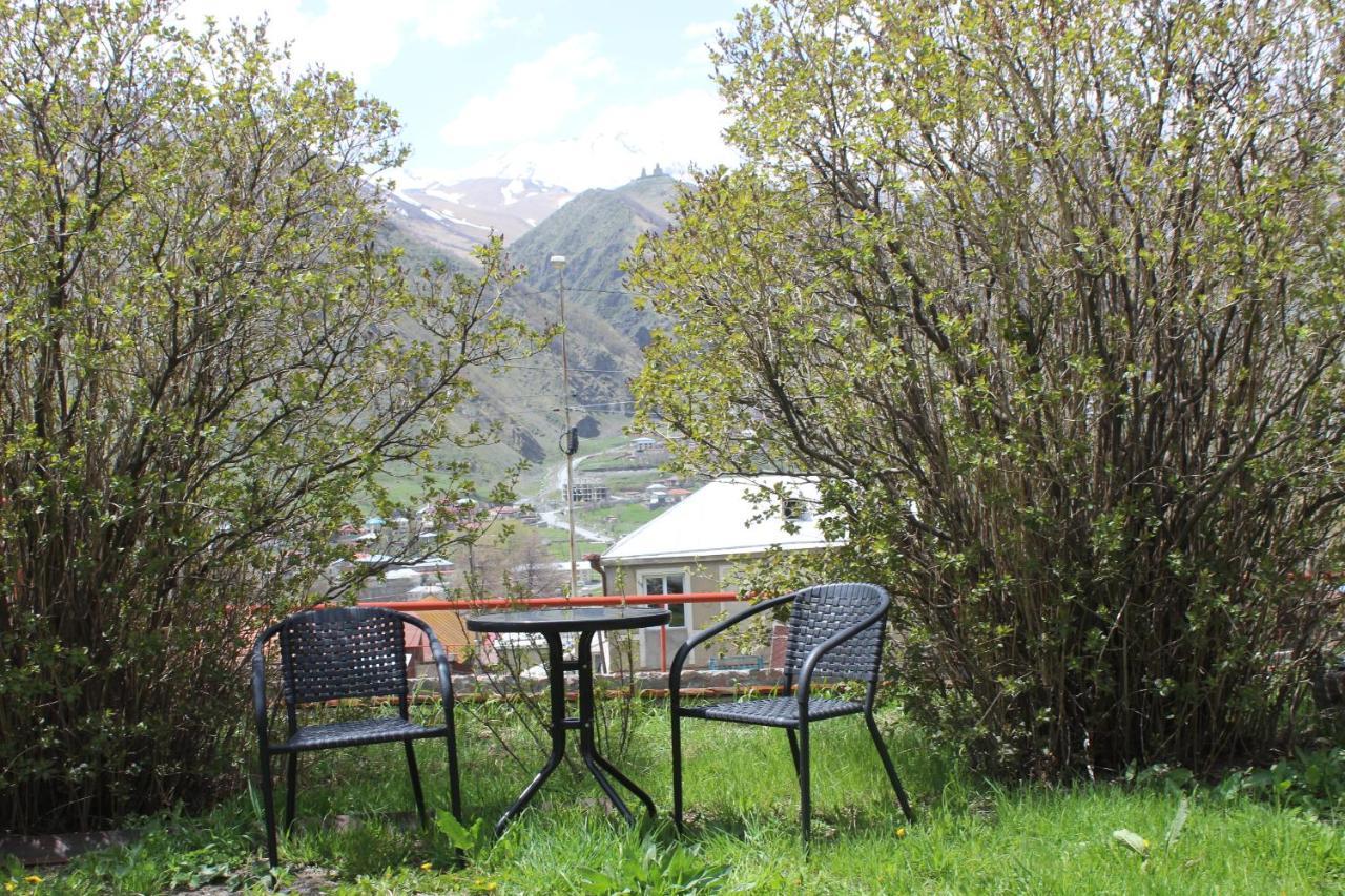Golden Star Kazbegi Stepantsminda Exterior foto