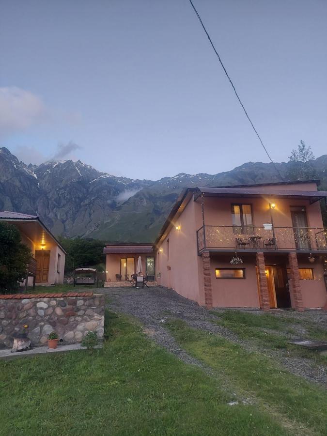 Golden Star Kazbegi Stepantsminda Exterior foto