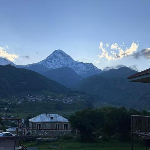 Golden Star Kazbegi Stepantsminda Exterior foto